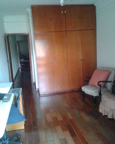 Imagem 9 de 14 de Tremembe - 3 Dormitórios Sendo 1 Suíte, 2 Salas, 2 Banheiros, 3 Vagas, 210,00 M2 . - V1758 - 3267827
