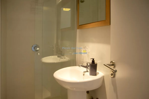 Apartamento En Venta En Torre Esmeralda De 3 Dormitorios , En Punta Del Este