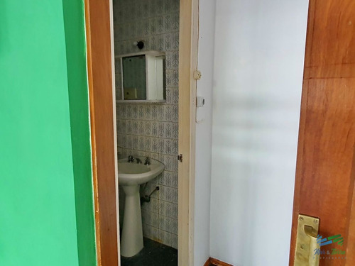 Imagen 8 de 13 de Vendo Local A La Calle Con Baño Sobre Gorlero, Punta Del Este - Punta Del Este Peninsula