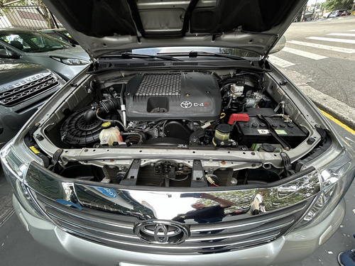 Toyota Hilux SW4 3.0 Srv 5l 4x4 Aut. 5p