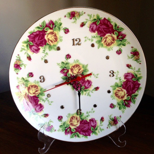 Imagem 1 de 3 de Relogio Porcelana - Rosas