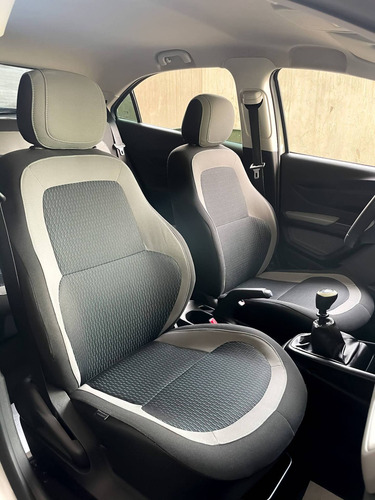 Imagem 6 de 10 de Chevrolet Onix 1.0 Mpfi Lt 8v Flex 4p Manual