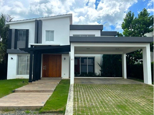 Venta De Villa En Punta Cana Village