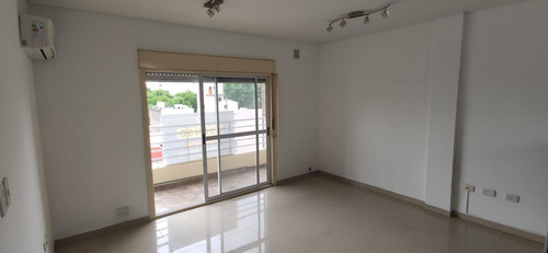 Imagen 6 de 17 de Hermoso Departamento En Villa Ballester. Nuevo Valor