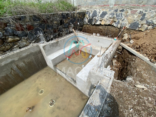 Casa En Preventa En Fracc. Tehuicil Con Escrituras, Con Amplio Jardín Y Alberca