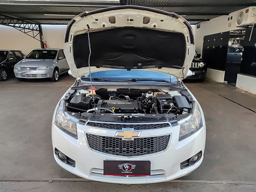 Imagem 11 de 15 de Chevrolet Cruze 1.8 Lt 16v Sedan
