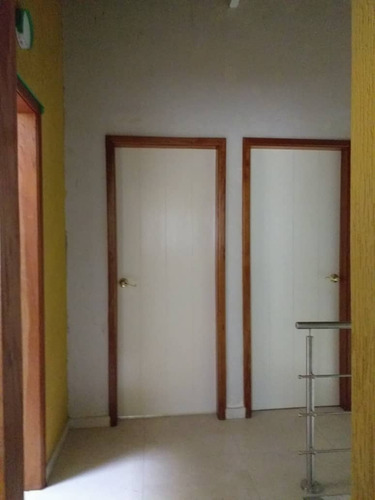 Imagen 16 de 23 de Townhouse En Venta En Av Aragua, Urb Karol Home. 04121994409