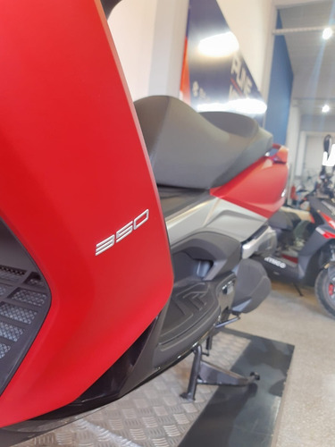 Imagen 7 de 11 de Kymco Scooter Downtown 350i Abs 0km Pune Motos 12 Cuotas