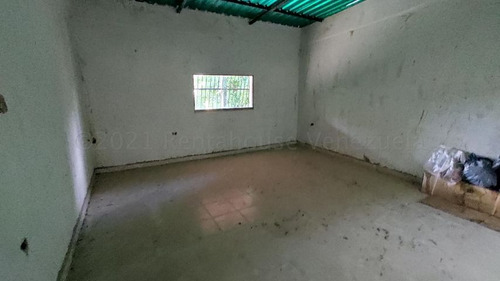 Hermosa Parcela En Venta, Con 2.7 Hectareas De Terreno, Que Cuenta Con Amplia Casa De Dos Pisos Que Cuenta Con 5 Cuartos, 2 Banos, Sala, Comedor Y Cocina, Amplios Corredores Techados