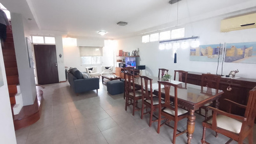 Barrio Los Dos Chinos, Funes, 4 Dormitorios, Pileta, Lote 525 M2, 197 M2 Cubiertos