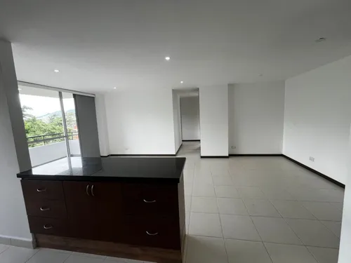 Apartamento En Arriendo En Cumbres. Cod A24055
