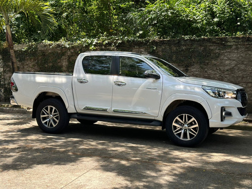 Imagen 3 de 15 de Toyota Hilux Revo 2020 Japonesa