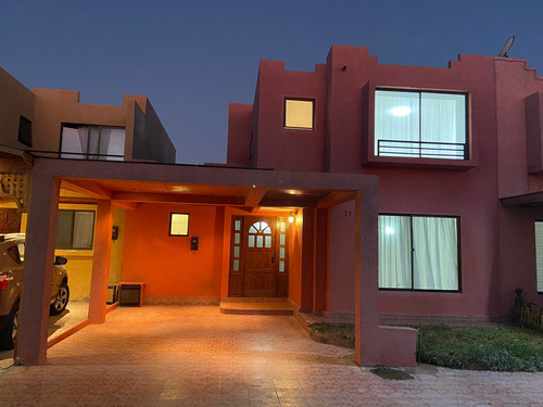 Se Vende Hermosa Casa En Condominio Lado Norte Uf. 5.900. 4d
