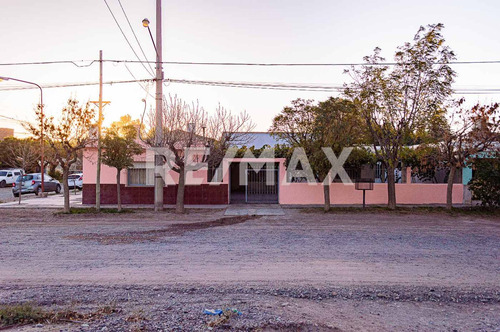 Casa Con Depto En Venta