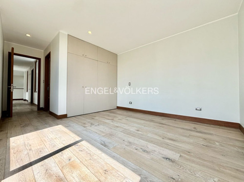 Espectacular Casa Moderna 6 Dorm., Sector Algarrobal