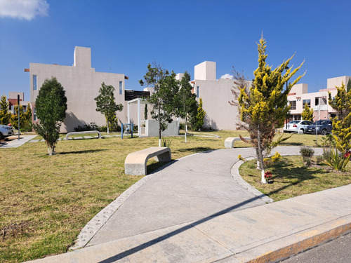 Casa Seminueva En Privada La Florida Ii. Otzolotepec