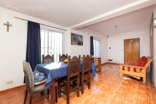 Venta Casa 3 Ambientes Caseros Patio Y Quincho