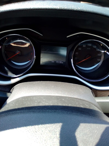 Chevrolet Onix 1.0 Premier Redline At