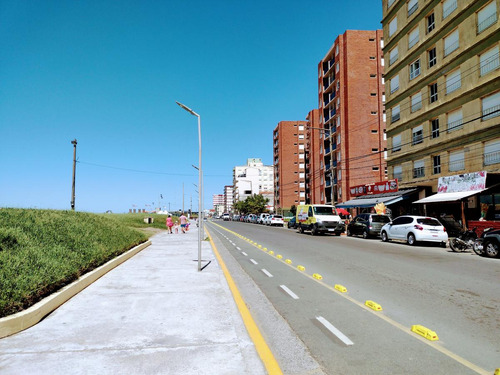 Departamento En Venta De Tres Ambientes Frente Al Mar En Mar De Ajó