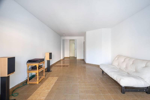 Departamento En Venta De 2 Ambientes En Parque Patricios