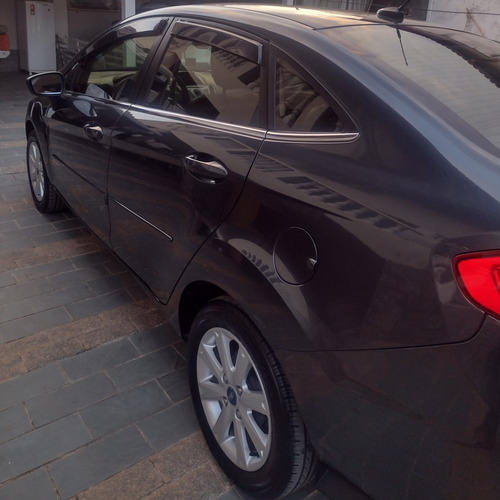 Imagem 1 de 8 de Ford Fiesta Sedan 2011 1.6 16v Se Flex 4p