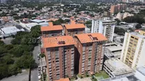 Comprar Rafael Gamarra Vende Espectacular Apartamento,2e14918 De 3 Habitaciones Combina Confort Y Estilo, Con Una Piscina A Pasos De Tu Puerta. Ubicado En Una Zona Estratégica,facil Acceso, Cerca De Tiendas. 