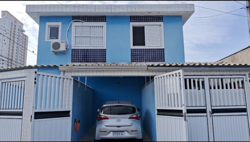 Sobrado, Dois Quartos, Dois Banheiros, Garagem