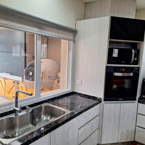 Casa En Venta - 3 Dormitorios 3 Baños - Cochera - 800mts2 - San Vicente