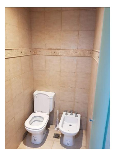 Imagen 12 de 14 de Ph Venta 2 Dormitorios 2 Baños 3 Cocheras Patio 153 Mts 2 Totales 95 Mts 2 Cubiertos- La Plata
