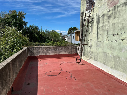 Venta Casa 2 Dormitorios Bernal Con Cochera
