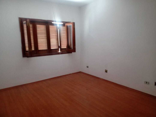 Imagem 5 de 11 de Casa Com Amplos Dormitórios - Fl35