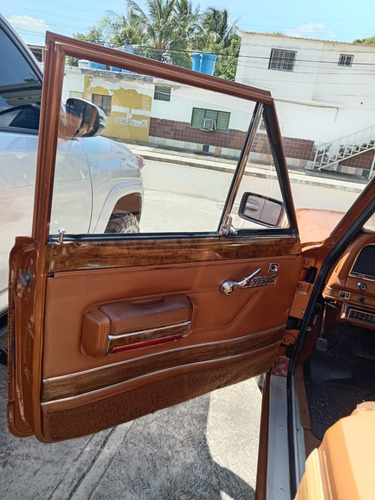 Jeep Wagoneer
