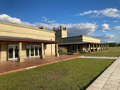 Hermoso Lote En Barrio En Etapa I De Comercialización, Con Inmejorable Ubicación , En Zona Rural Y D