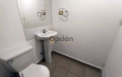 Venta Sin Com / Metro Hospitales / 2d-1b Estacionamiento