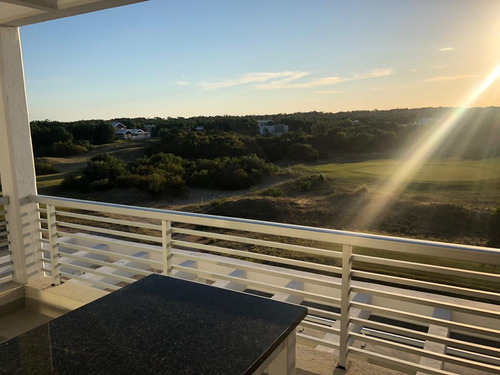 Departamento En Venta De Tres Dormitorios Con Vista A La Cancha De Golf - Costa Esmeralda