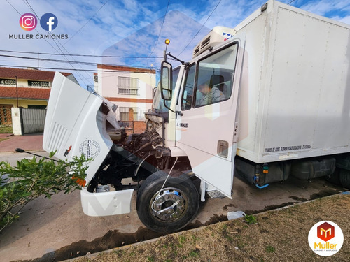 Mercedes Benz L 1318 Modelo 2010 Balancin Con Caja Y Equipo.