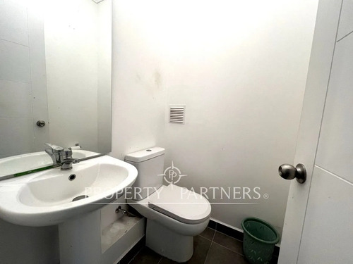 Excelente Oficina En Arriendo - Edificio Vanguardi...