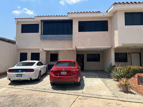 Townhouse En Venta Trigal Norte Nn-7094505