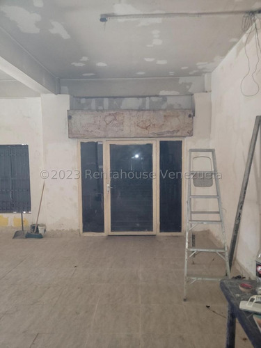 Se Vende Local Avenida Victoria Mls 24-18944