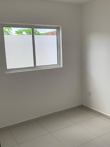 Imagem 2 de 13 de Casa Para Venda - 009947