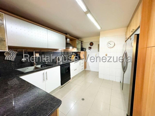 Townhouse En Venta Lomas De Prados Del Este Ia25-39345