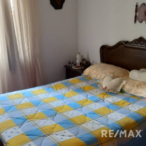 Imagen 10 de 12 de Casa En Venta Urbanización Guaicaipuro 0412-0161391