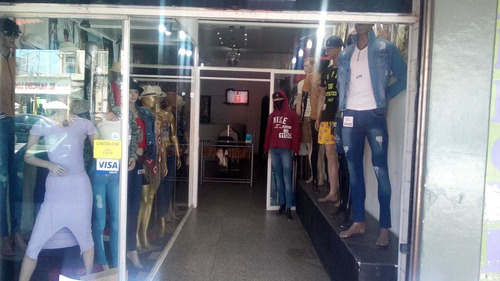 Vendo Fondo De Comercio: Local De Ropa Unisex