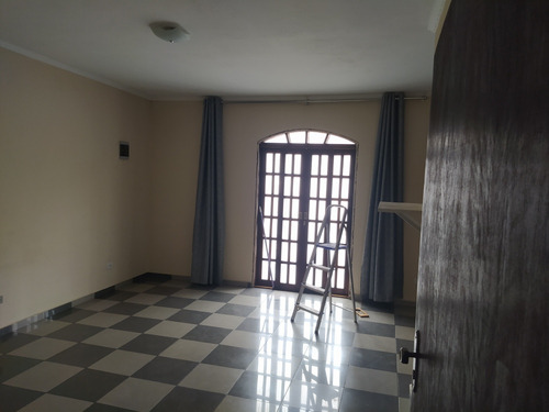 Vendo Lindo Sobrado,com 03 Dorm.