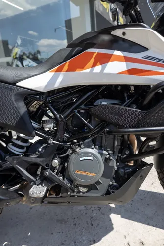 Ktm 390 Adventure, Llantas Tkc 70 Con Más Del 50% De Vida