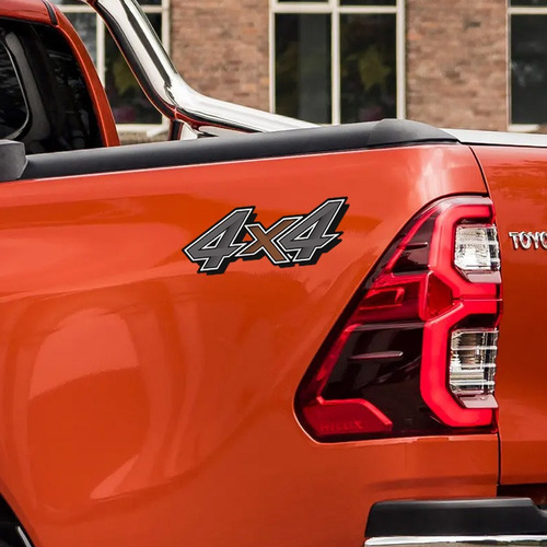 Imagem 2 de 6 de Adesivos 4x4 Hilux Toyota 2021 Emblema Lateral Mod. Original