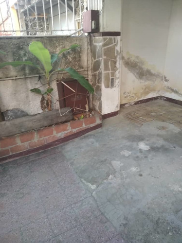 Imagen 13 de 14 de Alquilo Casa Uso Comercial 200 M2 / Monte Cristo