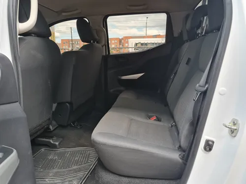 Nissan NP300 Frontier 2.5cc MT AA 4X2