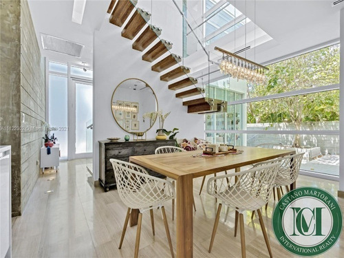 Imagem 3 de 19 de Incrível Casa Em Miami. - Ca00442 - 70287036