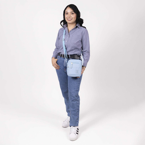 Crossbody Chico Chenson 1818 Zilp Color Azul Multiples Bolsa Acabado De Los Herrajes Níquel Color Azul Acero Correa De Hombro Azul Acero Diseño De La Tela Lisa
